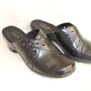 CLARKS Bendables Mules Slip-ons Clogs Black Leather Size 8